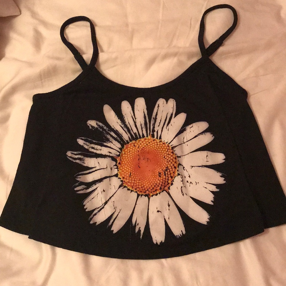 Black daisy cropped tank top
